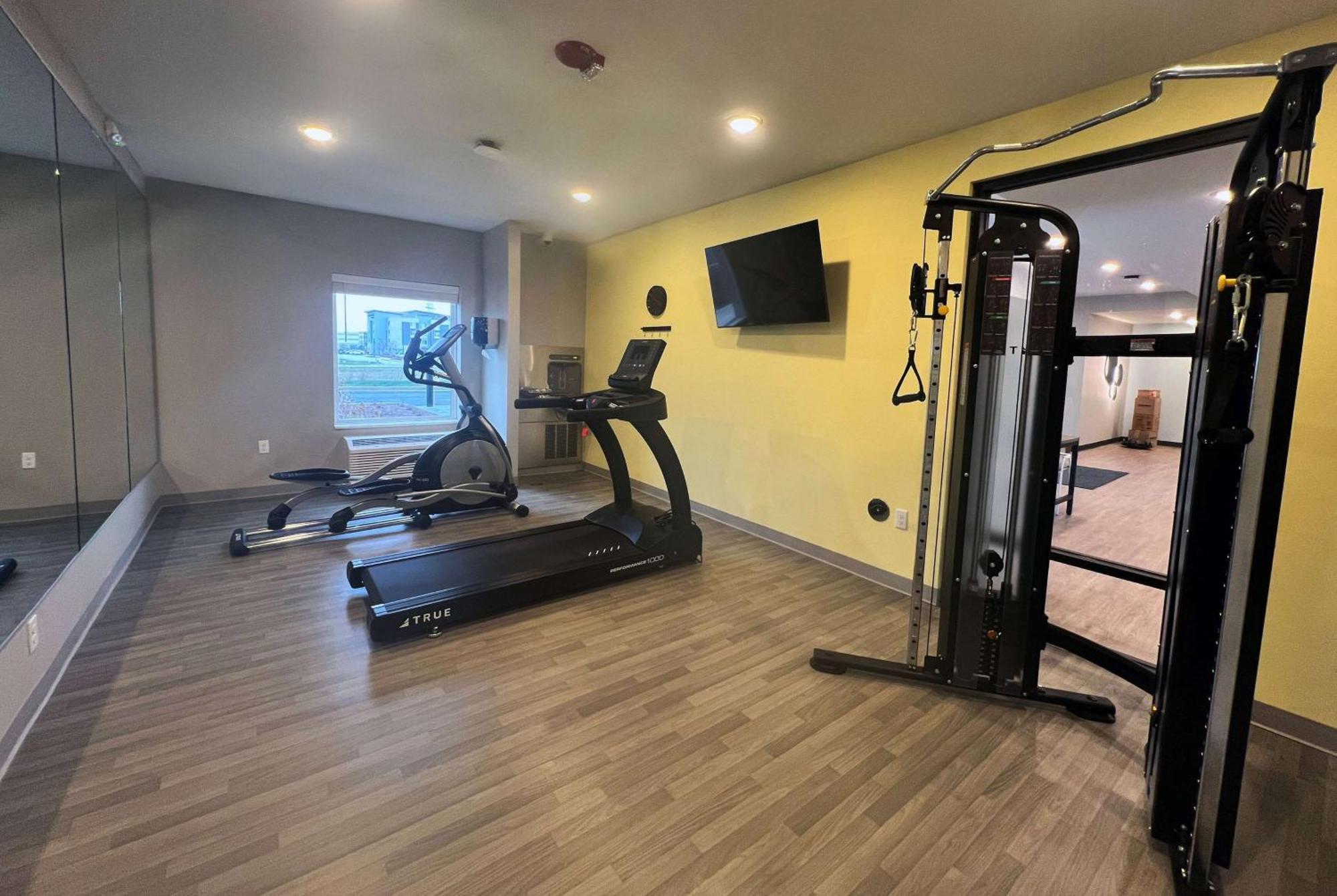 Echo Suites Extended Stay By Wyndham Indianapolis Ameriplex 外观 照片